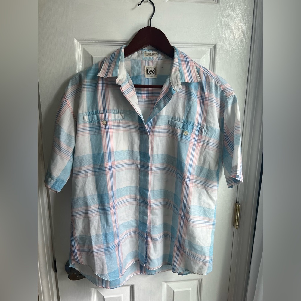 Men’s size small vintage 1970’s Pink Lee Shirt